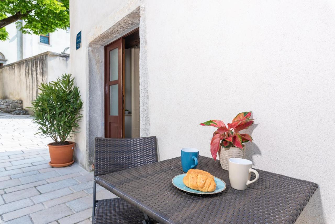 Picturesque Apartment San Rocco 1 Pican Bagian luar foto